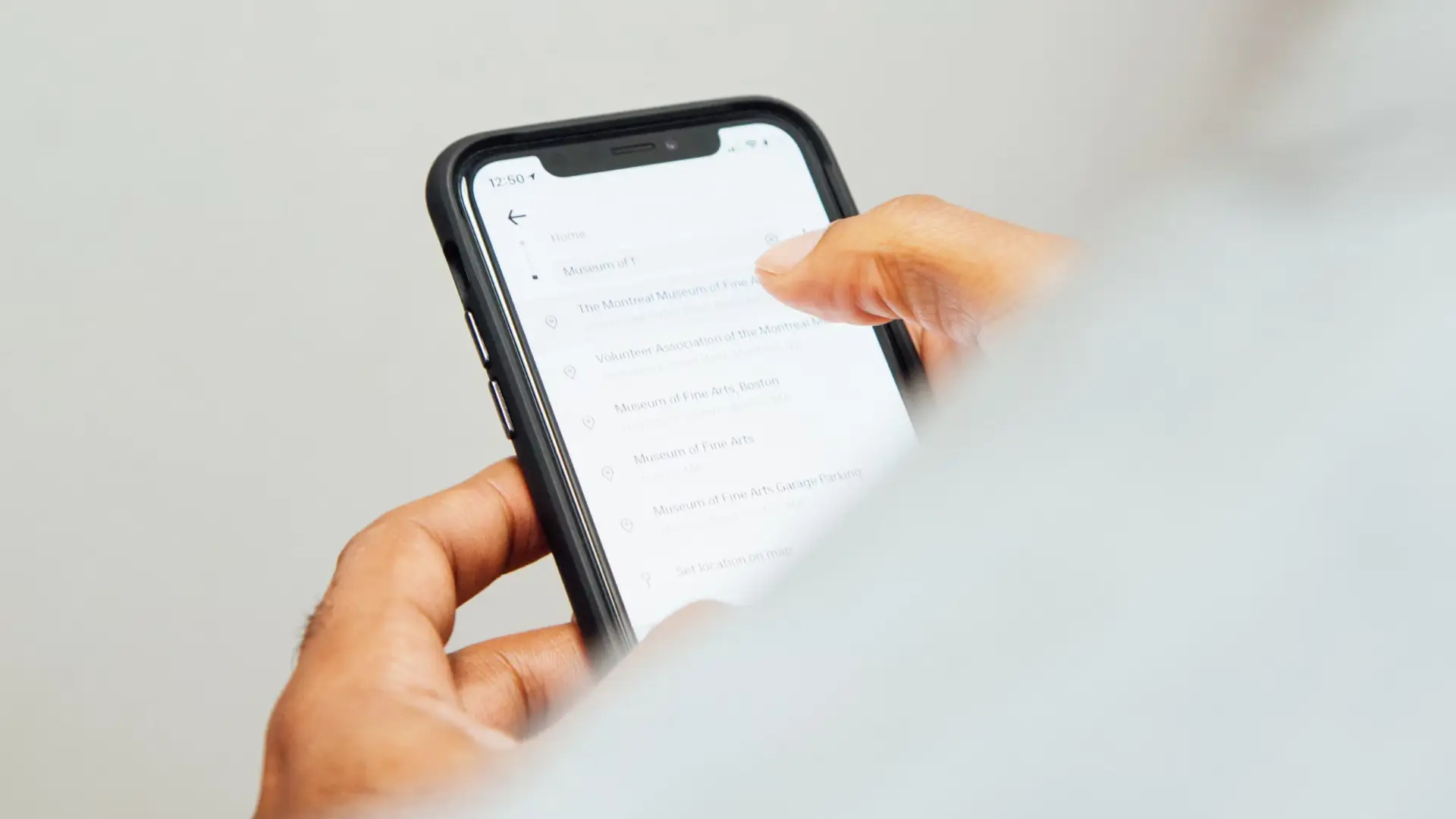 How iPhone Impacts Design Trends for Brand Building